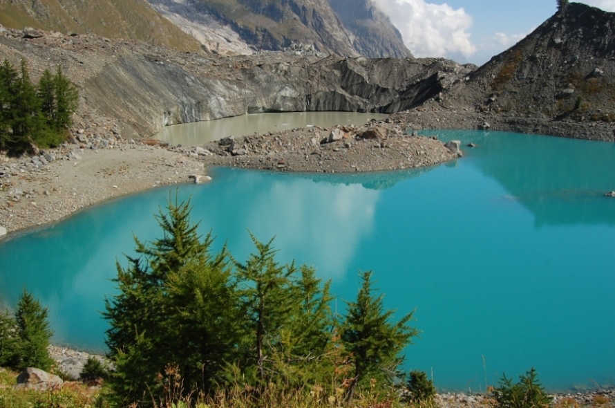 Val Veny (VdA) - il lago del Miage diviso in due